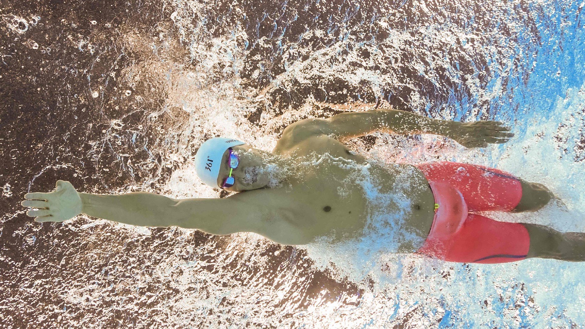 开云体育软件-“胡利安·门德斯：阿根廷橄榄球未来的焦点，突破性表现不断”